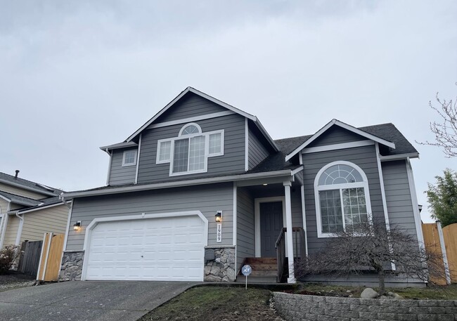 Building Photo - 4bd/2.5ba Renton Home