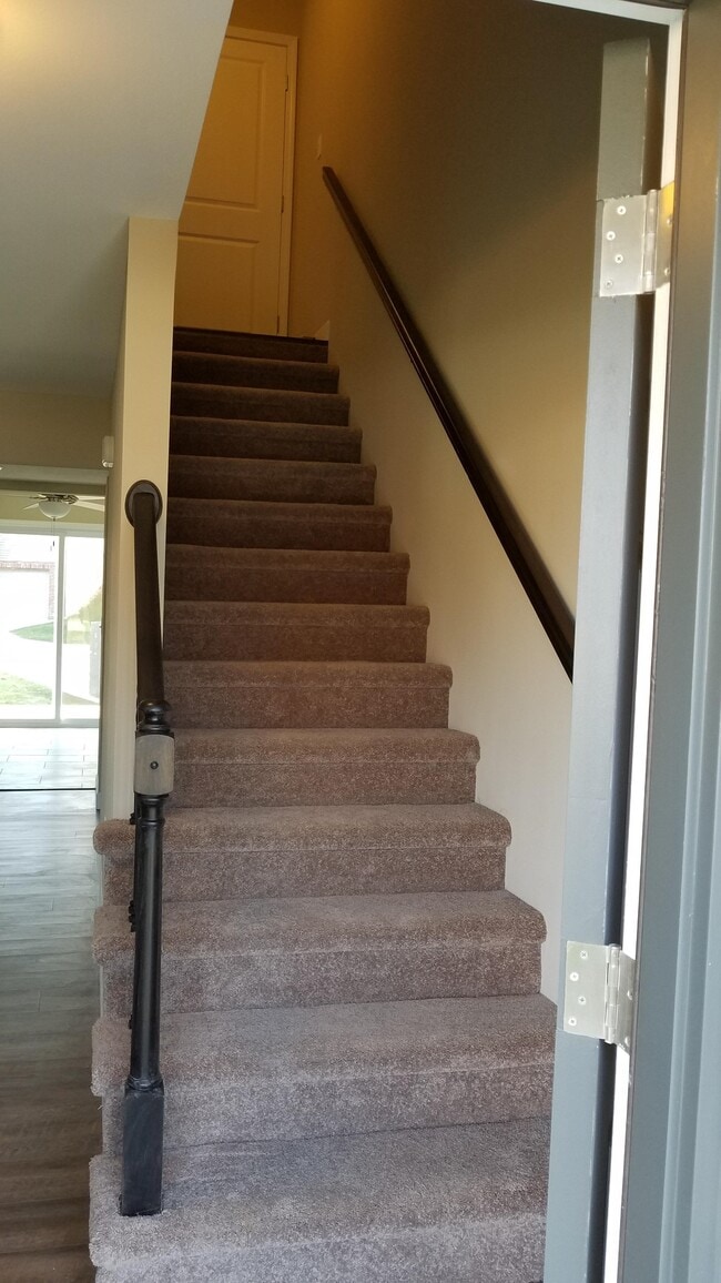 Photo - 1469 Village Circle Dr