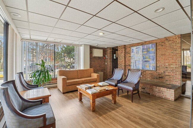 Photo - 2333 N Neva Ave Unit 101C