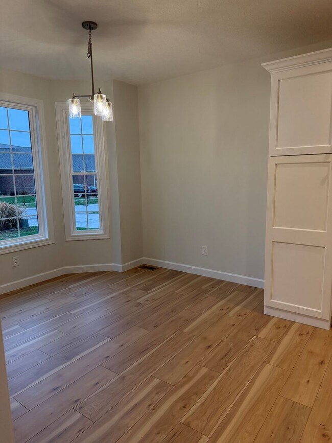 Photo - Available Nov 21st, 2025!!