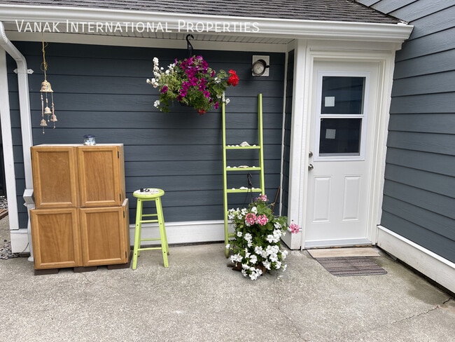 Photo - Private Bachelor Suite in Quiet Neighborhood