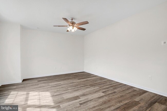 Photo - 202 Sienna Ln
