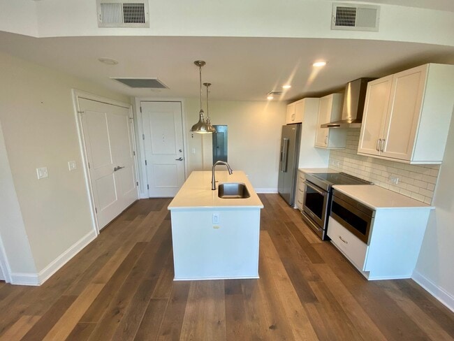 Photo - Apartment with Waterview in Downtown Wilmi... Unit 505