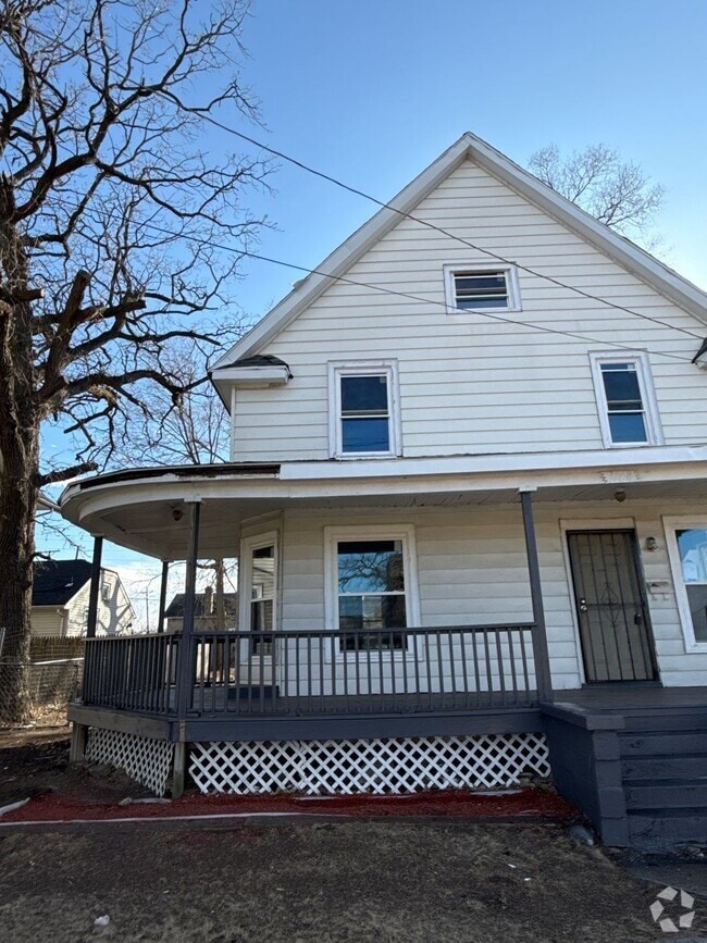 Building Photo - 1108 Cedar St Rental