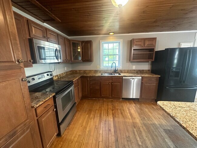 Kitchen - 179 Maple Ave Unidad Duplex