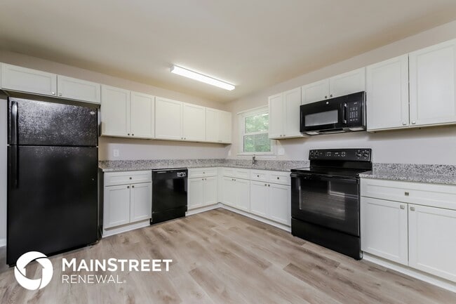 Photo - 332 Foxcroft Dr