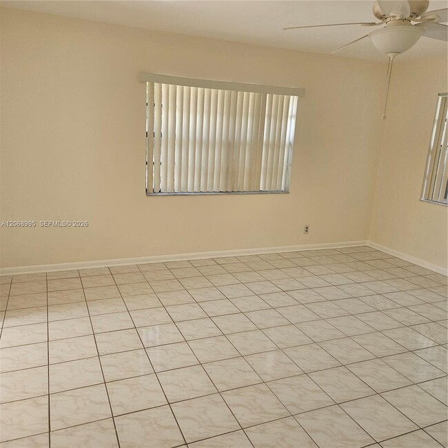 Photo - 1008 NE 34th Ct