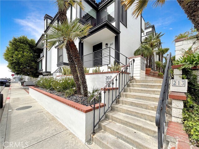 Building Photo - 211 19th St Rental