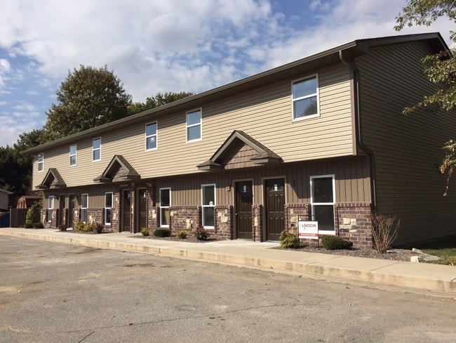 Building Photo - 423 Meadow Dr Rental