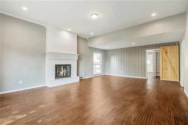 Photo - 11012 Springhollow Rd