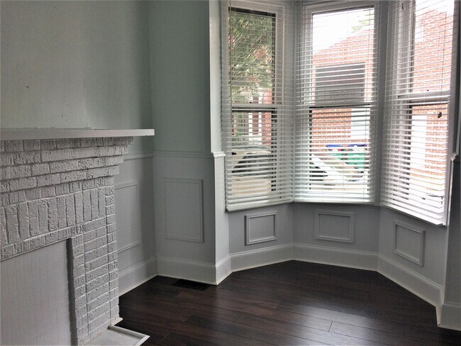 Photo - 525 St James St