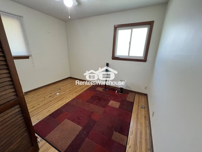 Photo - 7404 Queen Ave S