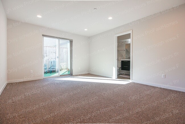 Photo - 2968 SE 92nd Ave