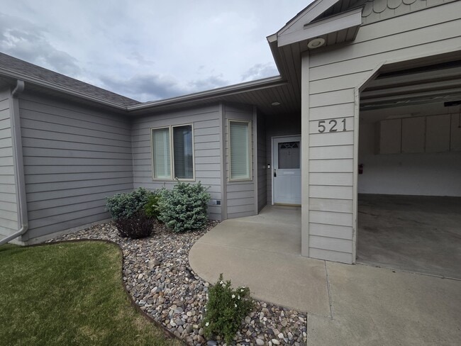 Photo - 521 Burnham Pl