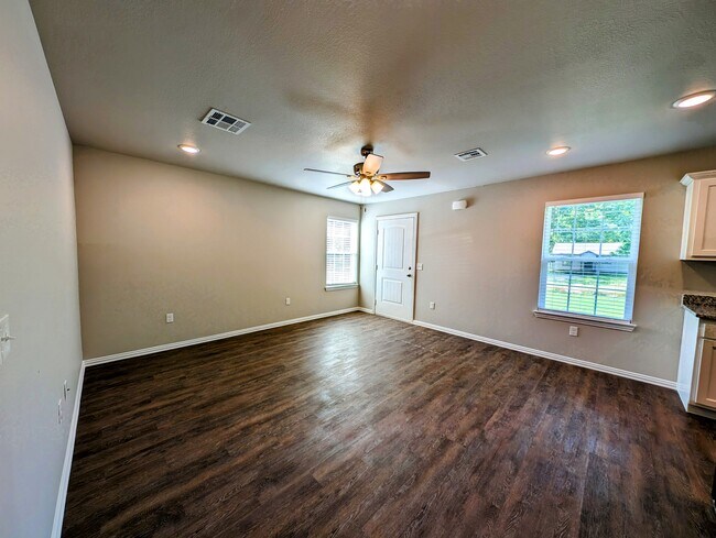 Living Room - 1301 Houston St