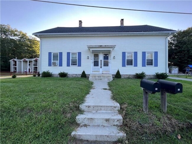 Building Photo - ****Burrillville – Three Bed/Two Bath Dupl... Rental