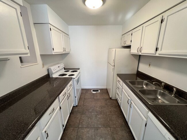 Photo - 4390 McPherson Ave Unit 4390 McPherson W