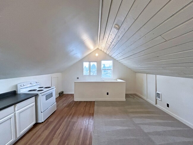 Building Photo - 1510 Concord St Rental