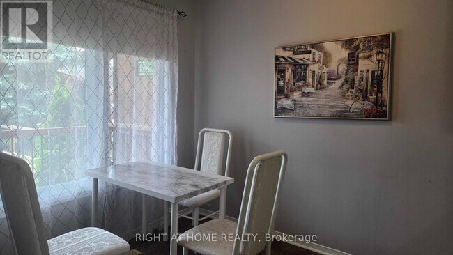Photo - 129 Heydon Ave