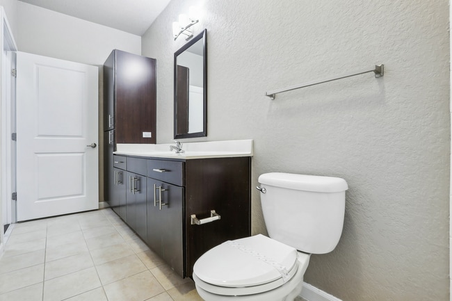 63-web-or-mls-100 Myrtle St - Unit 420 - 011.jpg