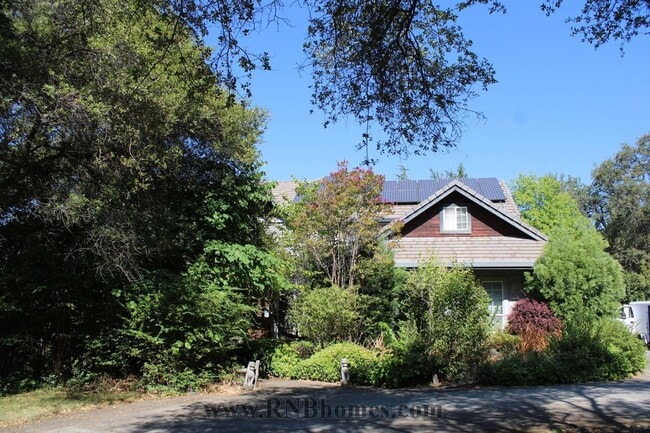 Photo - 677 Hoppe Ln
