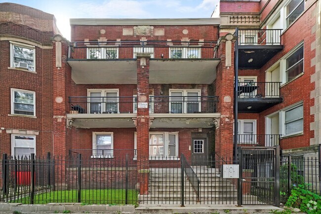 Building Photo - 6136 S Eberhart Ave Rental
