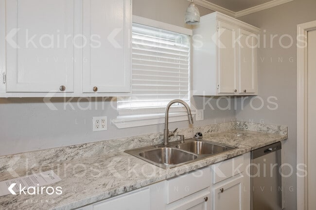 Photo - 204 NE 19th St