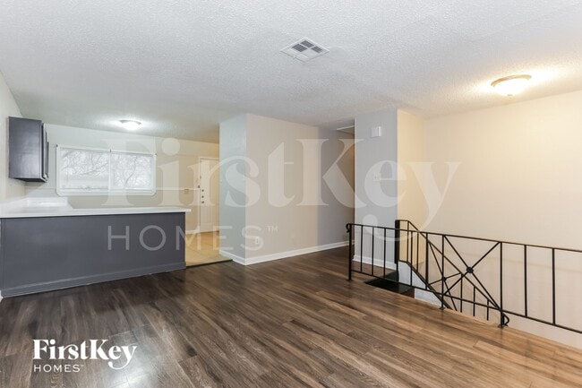 Photo - 917 Montclair Dr