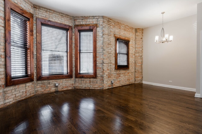 Photo - 1756 W Montrose Ave Unidad 1