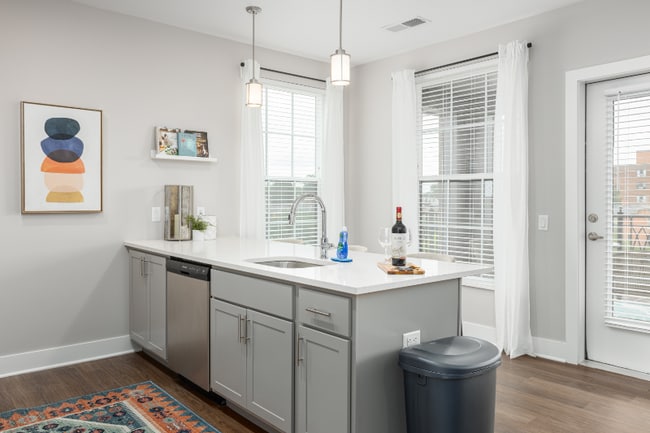 Photo - 65 S Washington Ave Unidad Apt. 428