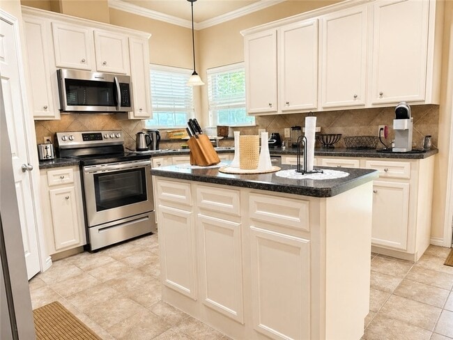 Photo - 2301 Norham Dr
