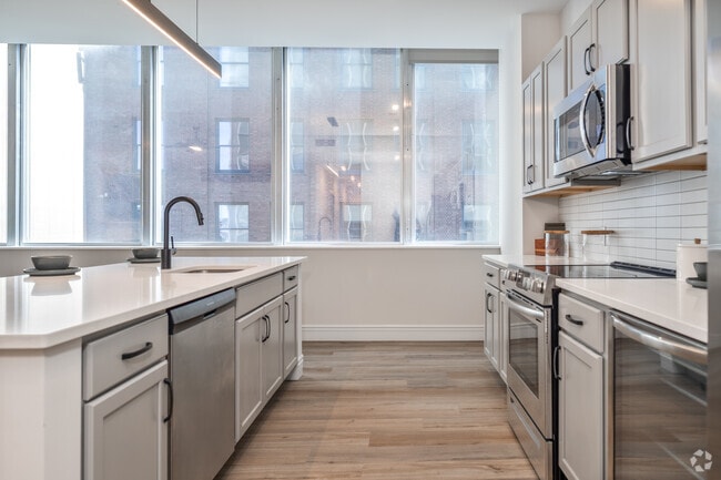 1BR, 1.5BA w/Den - 1,195SF - Style G1 - Kitchen
