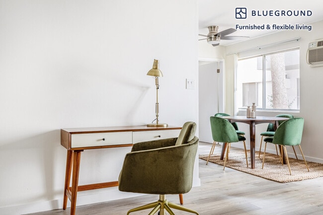 Photo - 11915 Kling St Unidad FL1-ID513