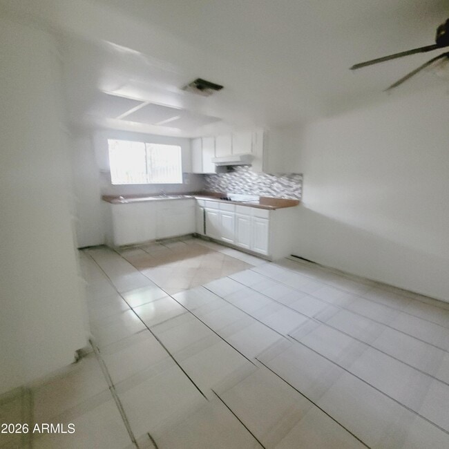 4424 N 53rd Ln Unit 1