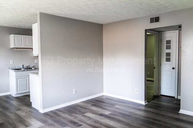 Photo - 129 Hillcrest Dr Unit 8