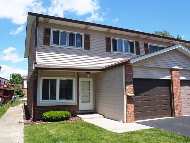 Photo - 6826 Chelsea Rd Townhome