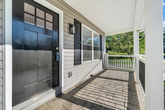 Photo - 1702 Baldwin Ave NE