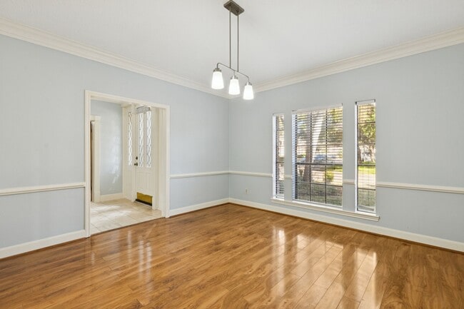 Photo - 14819 Walbrook Dr