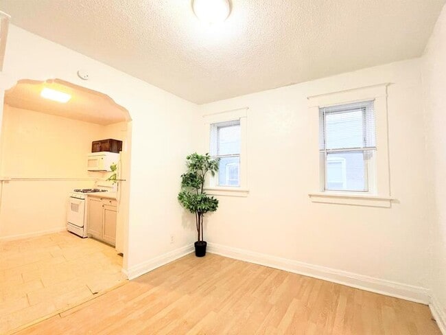 Photo - 2747 Pestalozzi St Unit 2E