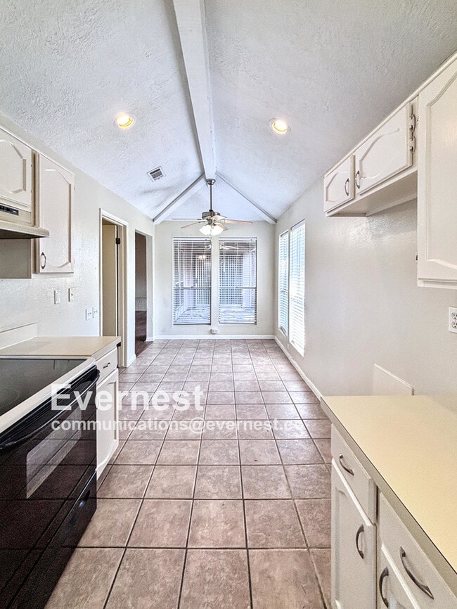 Photo - 8731 Summit Pines Dr