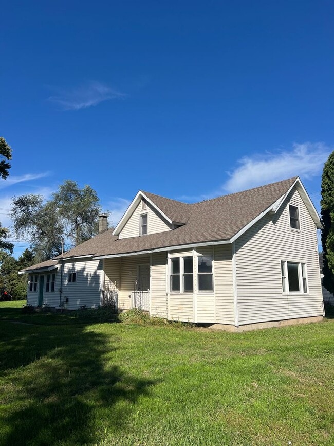 Photo - Spacious 4 Bedroom Hamilton, MI