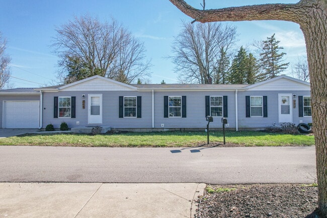 Building Photo - Sheridan Duplex Unit 1