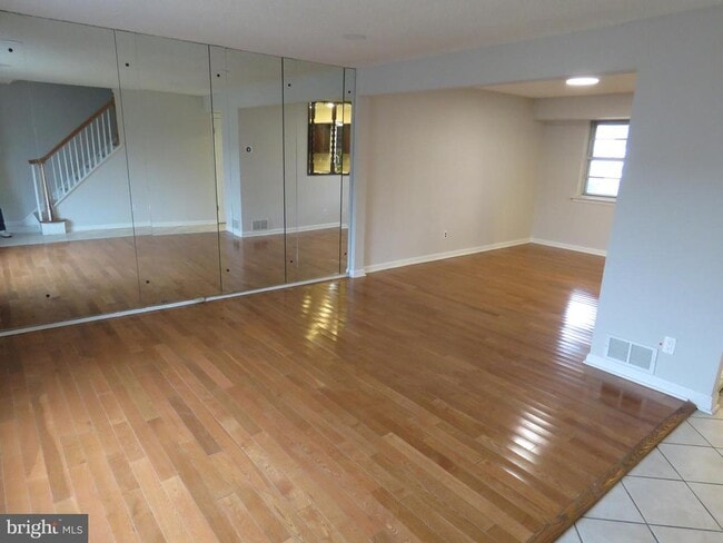 Photo - 6240 Patrick Henry Ct