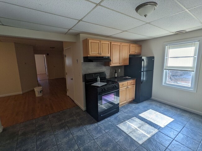 Building Photo - Bridge St Mixed-Use Unit Apt 53