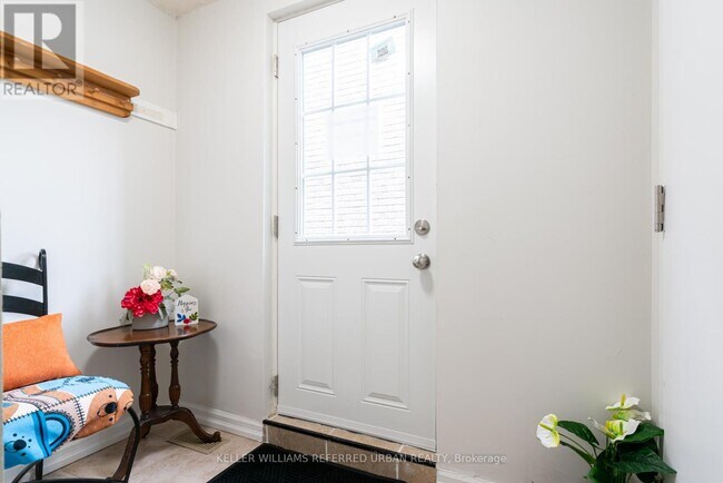 Photo - 54 Greybeaver Trail