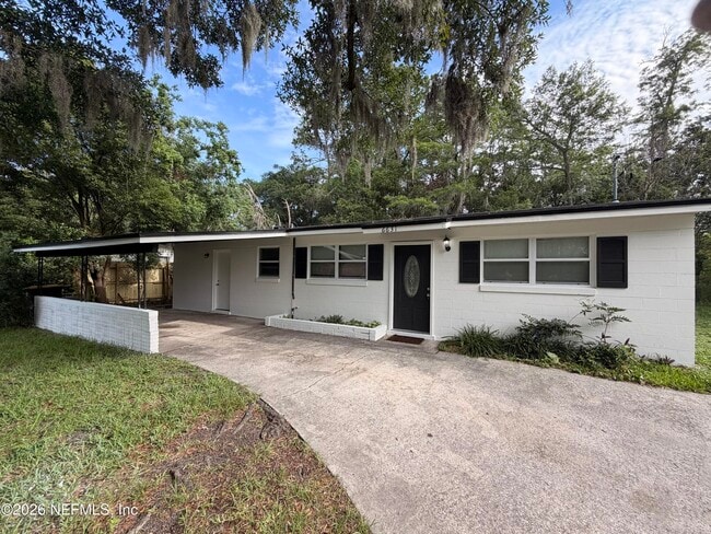 Building Photo - 6631 Bo Peep Dr N