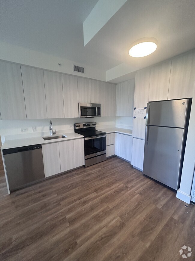 Building Photo - 225 SE 3rd St Unit B2 Rental