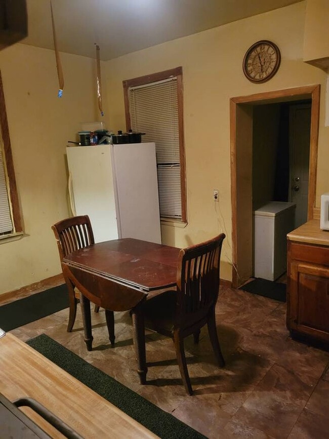 Photo - 518 Tunbridge Rd