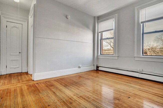 Photo - 33-35 Howe Street