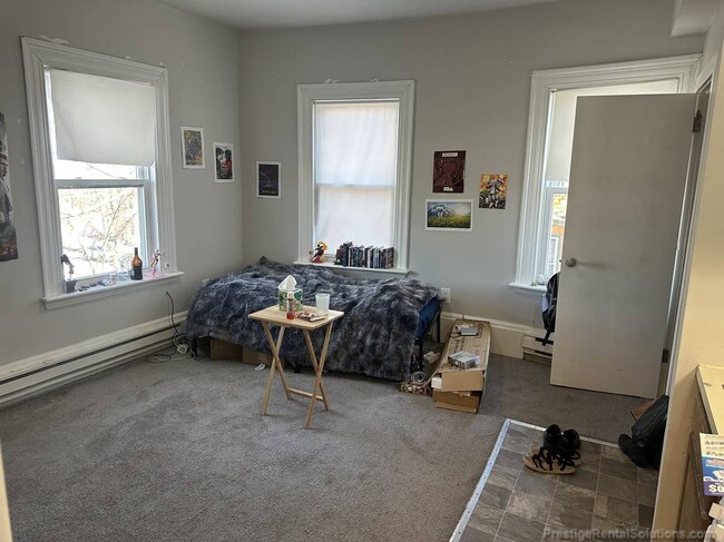 Photo - 582 Cambridge St